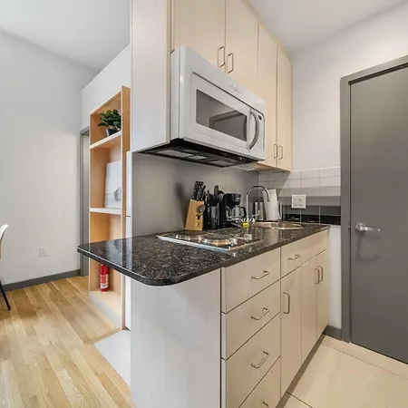 Simple Furnished Studio In The Heart Of Boston Exterior photo