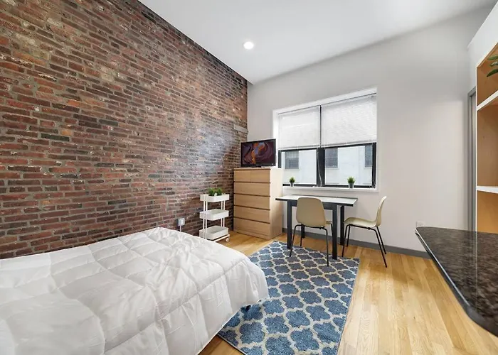 Simple Furnished Studio In The Heart Of Boston