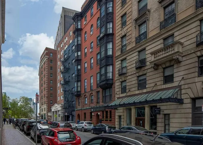 Simple Furnished Studio In The Heart Of Boston